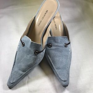 🍍Newport News blue suede shoes